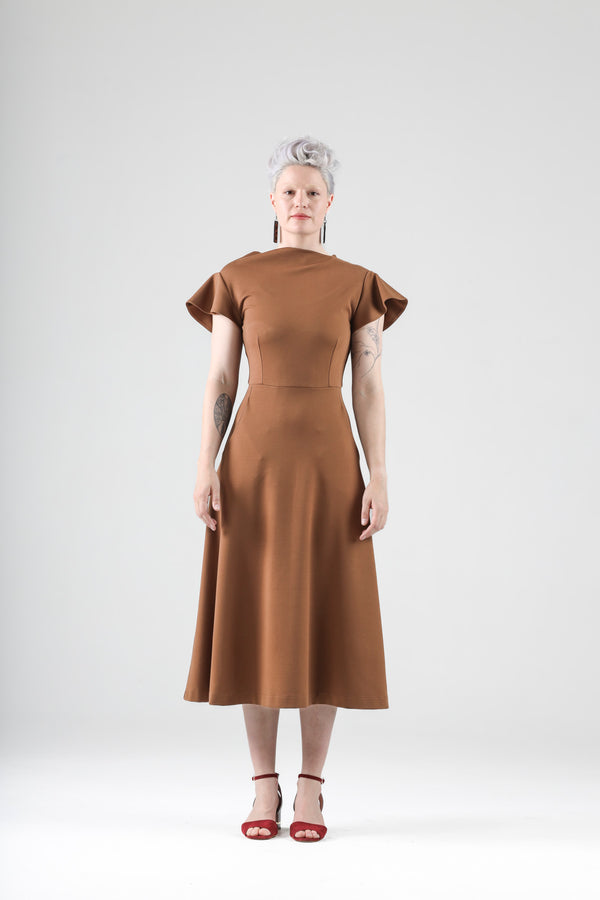 - Basile dress in toffee with short sleeves