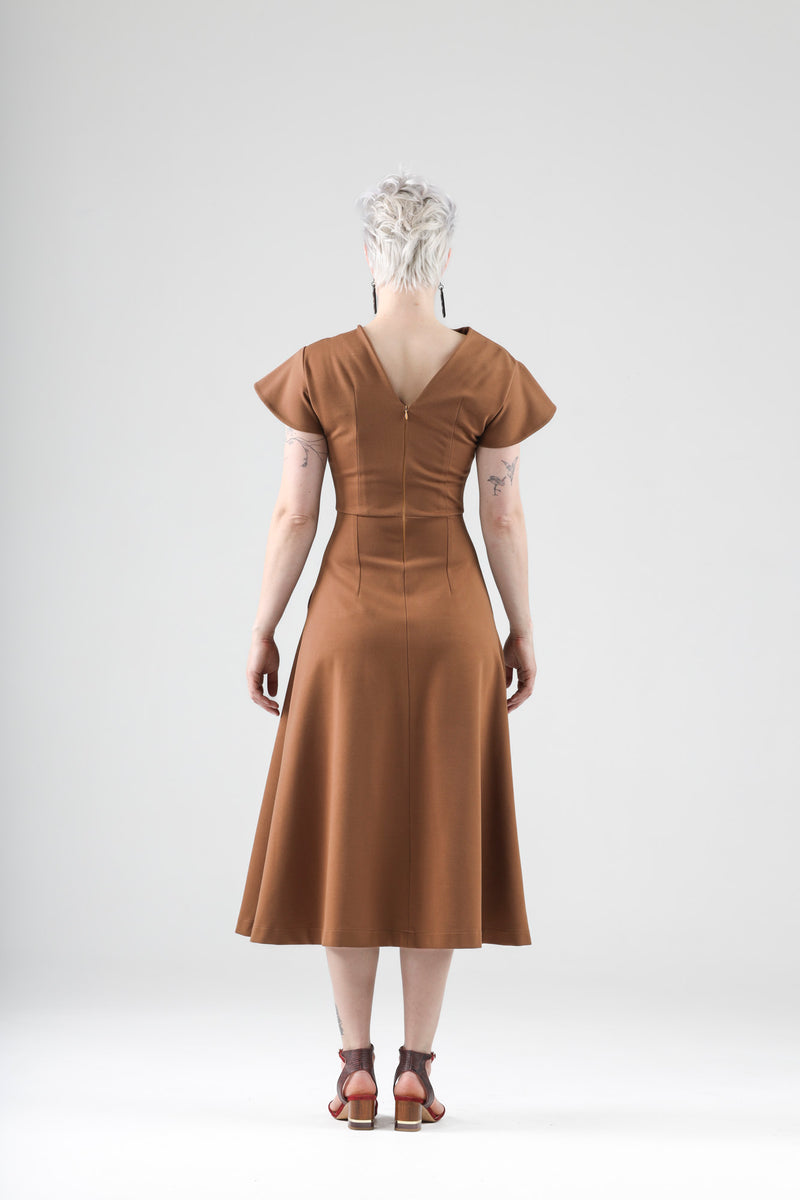 - Basile dress in toffee with short sleeves