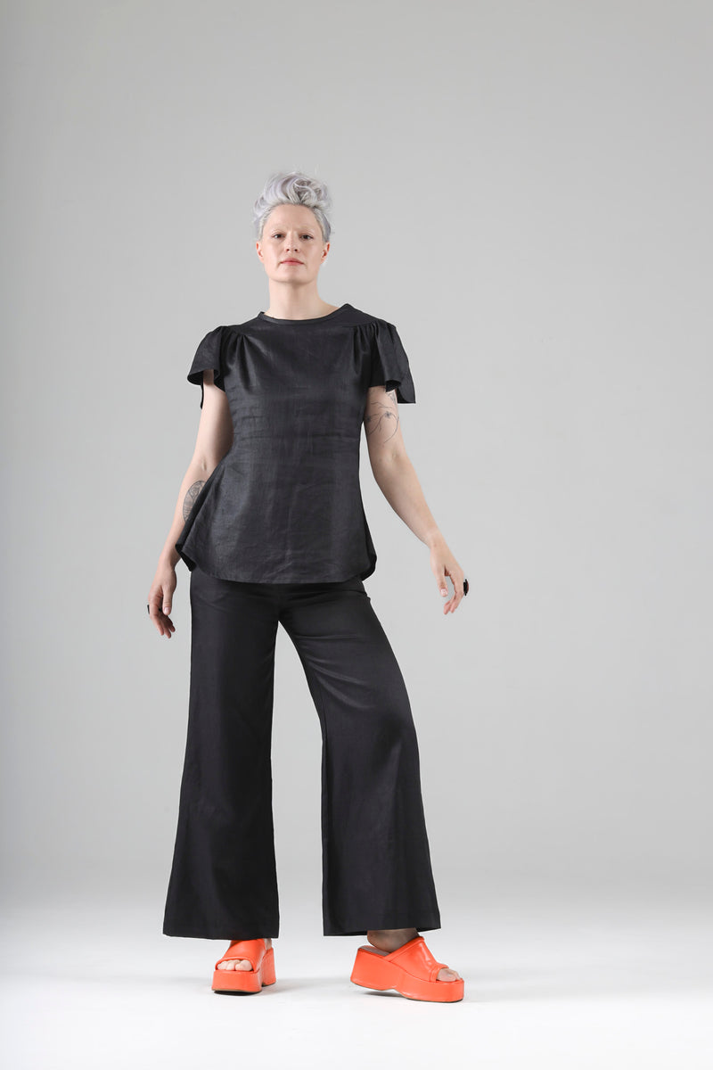 - Heart top in polished black linen
