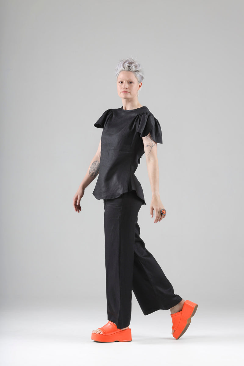 - Heart top in polished black linen