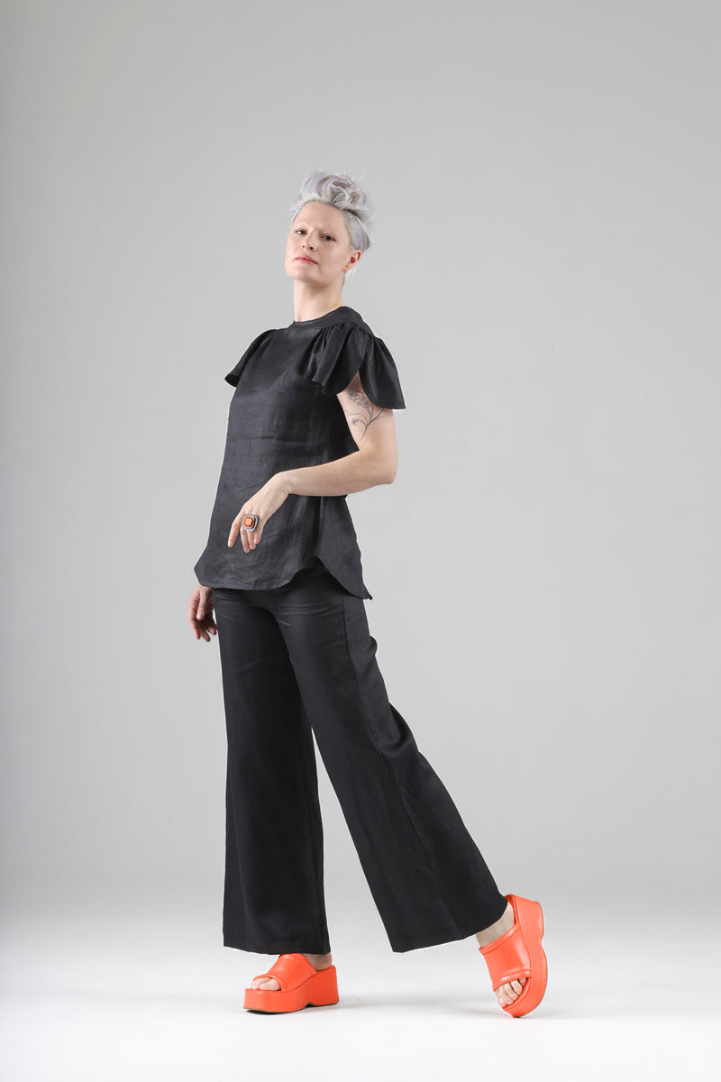 - Heart top in polished black linen