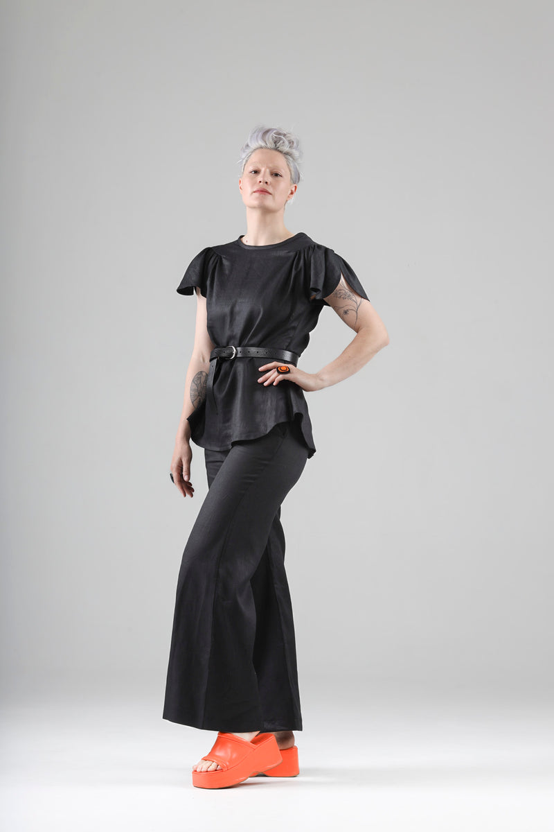 - Heart top in polished black linen