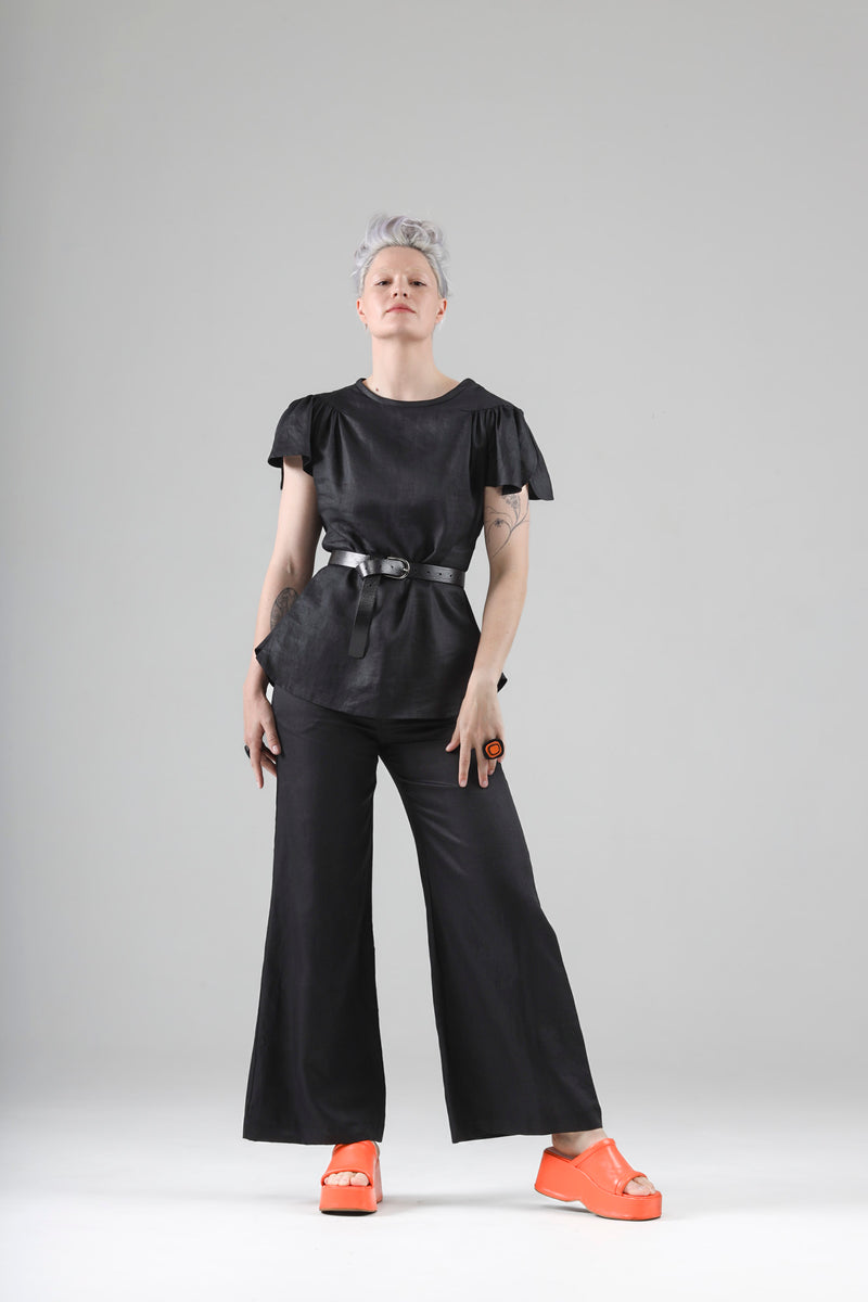 - Heart top in polished black linen