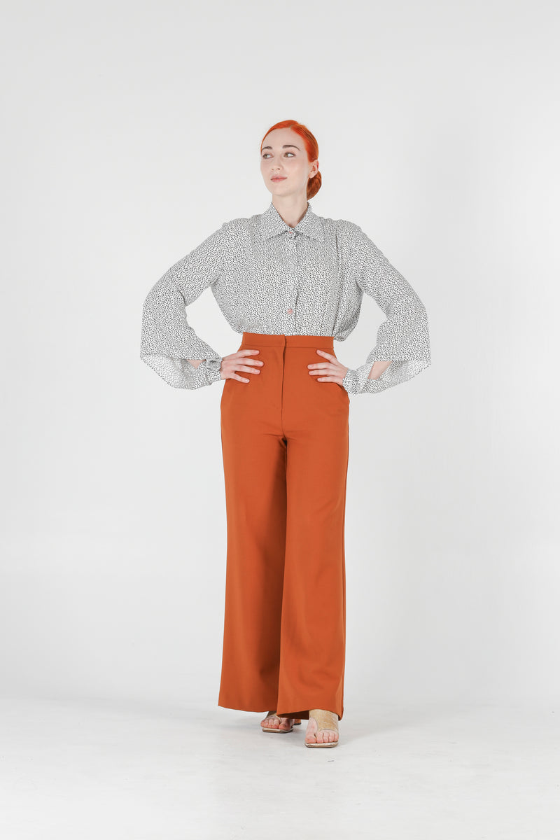 1- High waisted pants in burnt orange