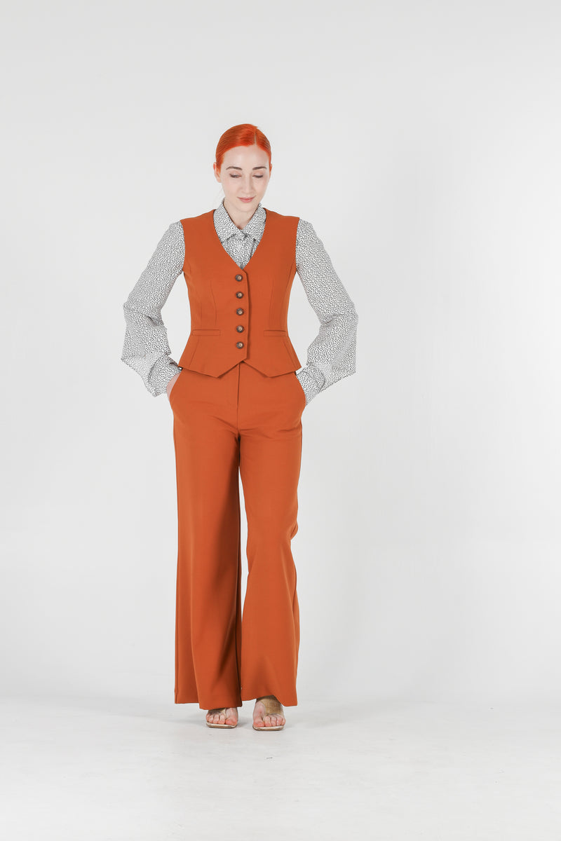 1 - High waisted pants in burnt orange