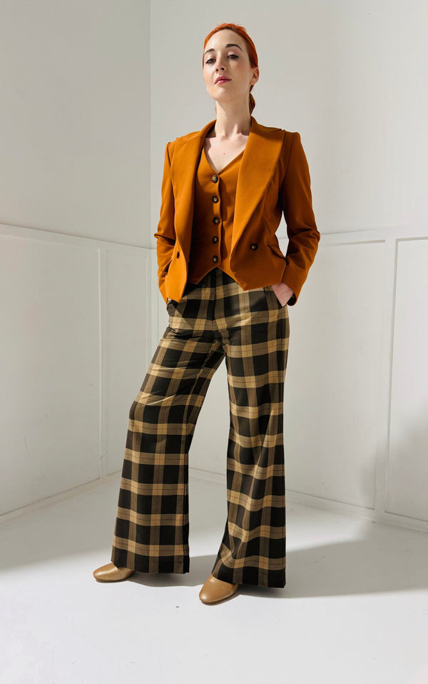 1- Brown pants in tartan fabric