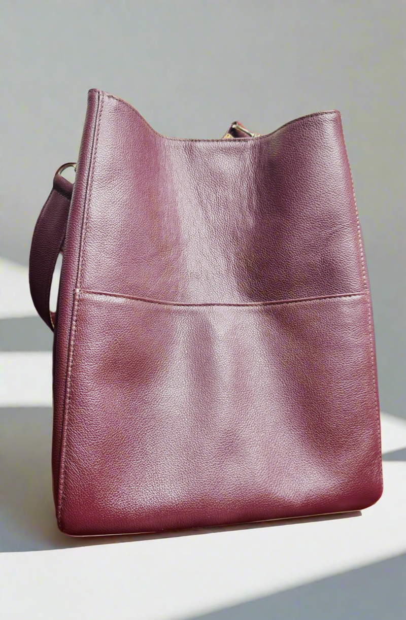 1- Bucket bag in burgundy by Pessoa