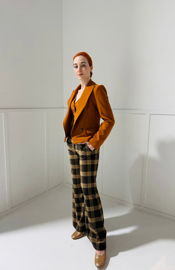 1- Brown pants in tartan fabric