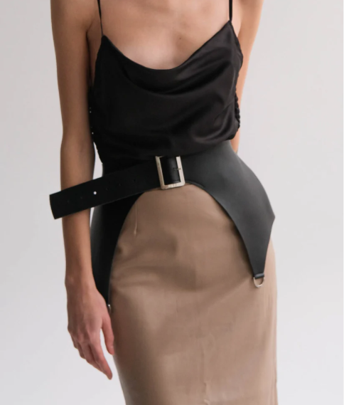BLACK ELEGANT BASQUE BELT WITH SILVER BUCKLE