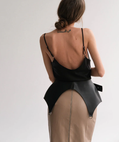 BLACK ELEGANT BASQUE BELT WITH SILVER BUCKLE
