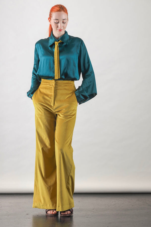 1- High waisted pants in green velveteen