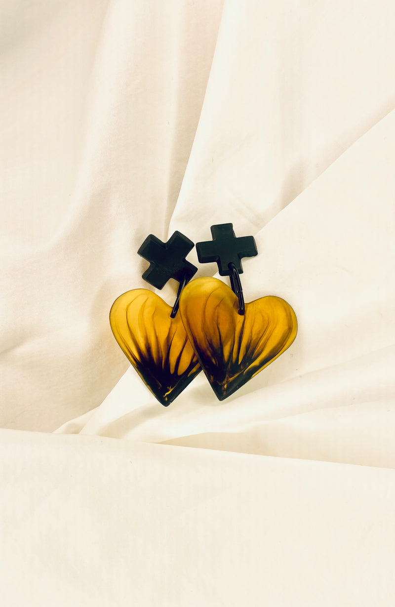 Heart earrings in tortoise