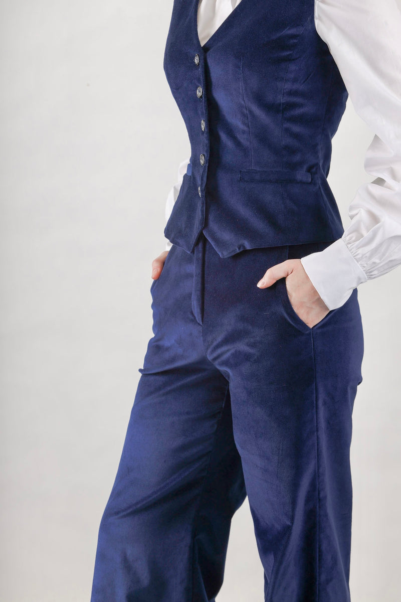 1- High waisted pants in navy velvet