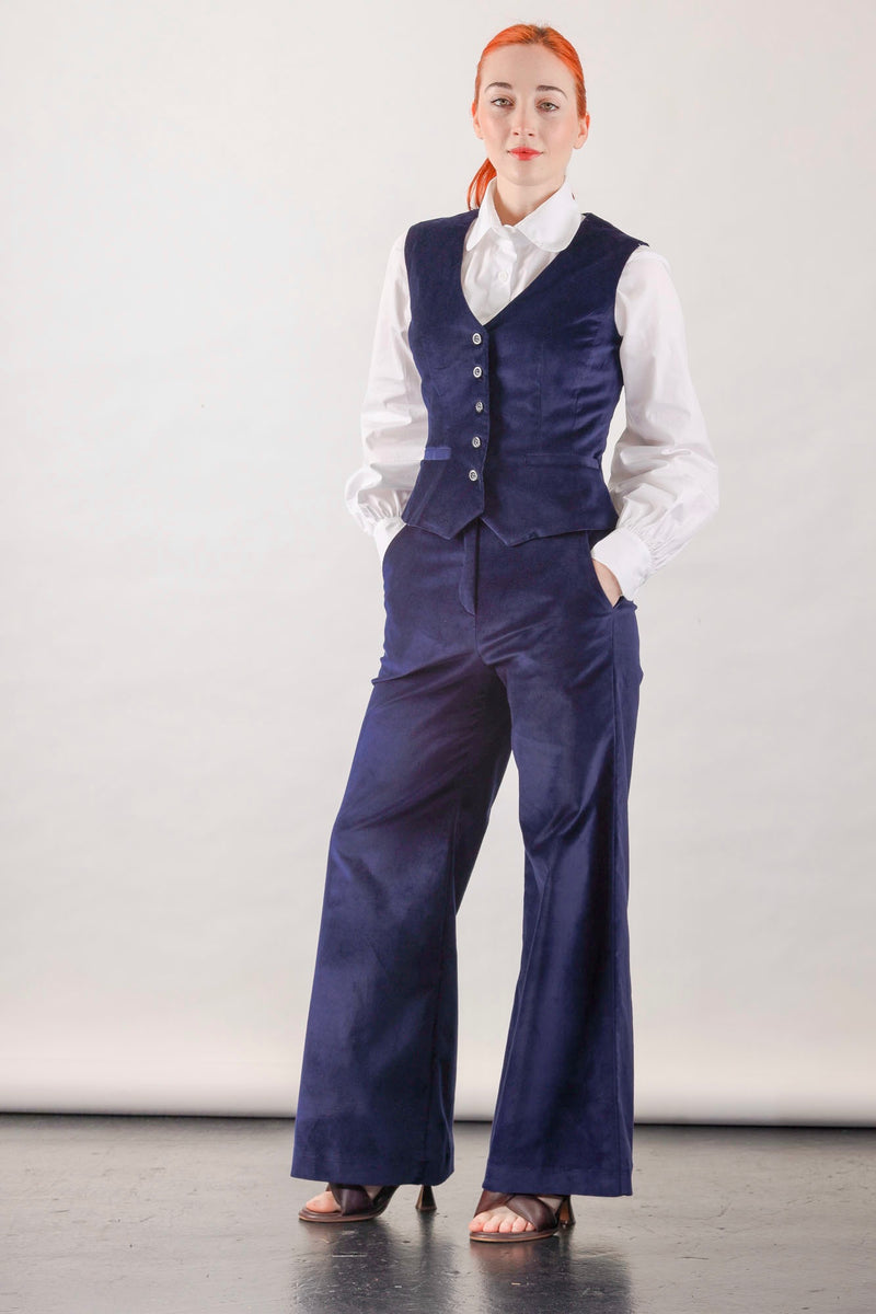 1- High waisted pants in navy velvet