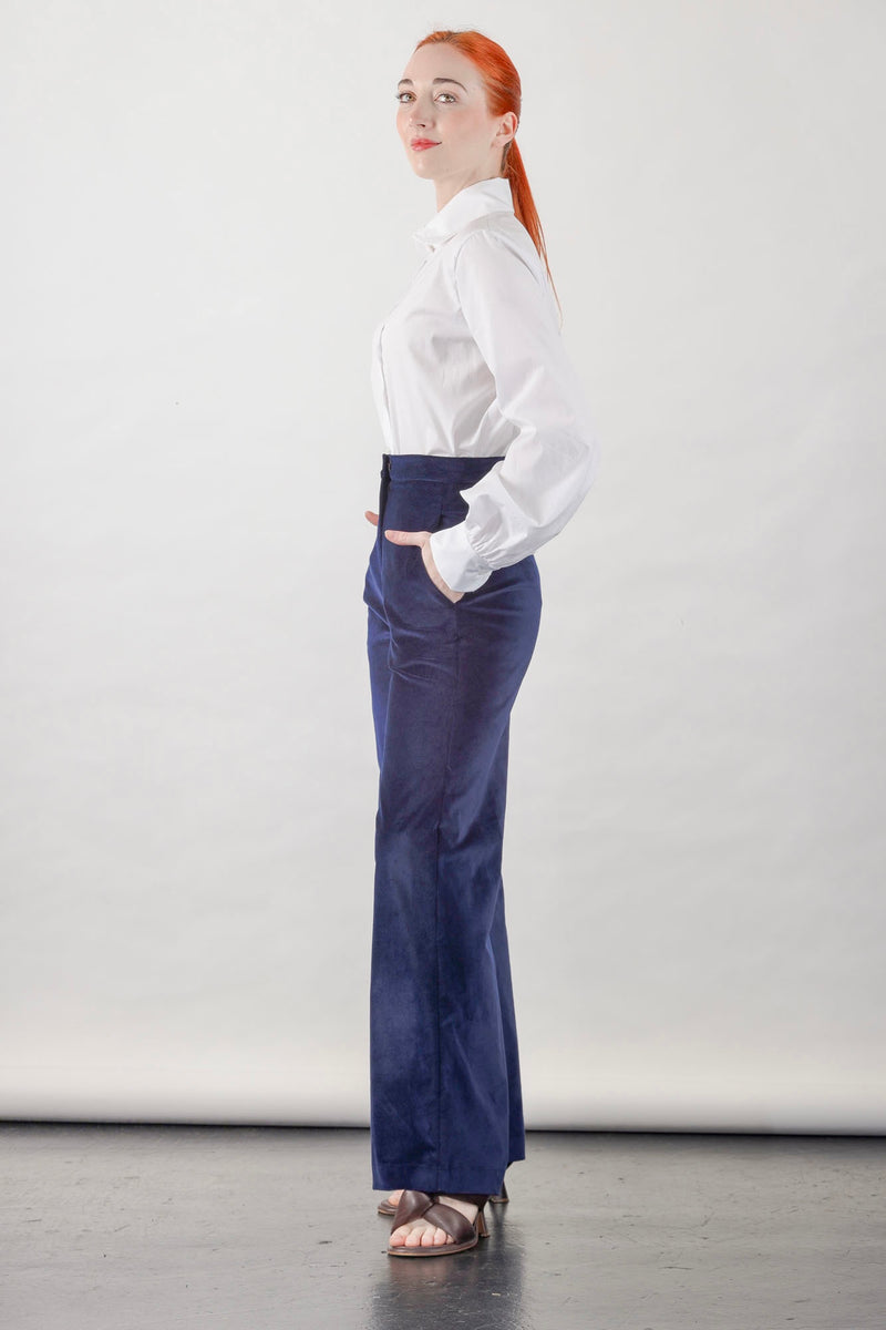 1- High waisted pants in navy velvet