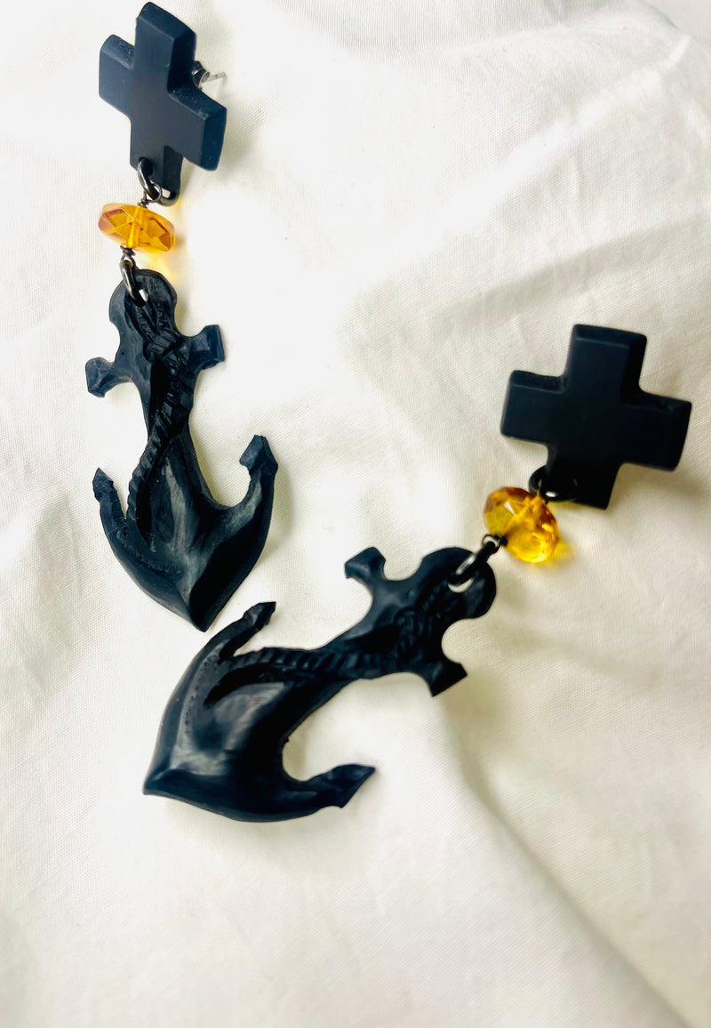 Anchor black earrings