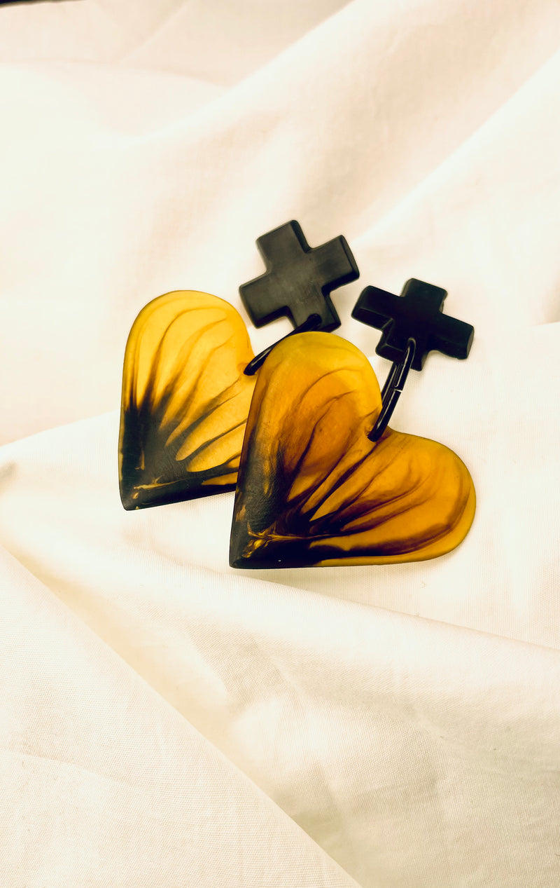 Heart earrings in tortoise