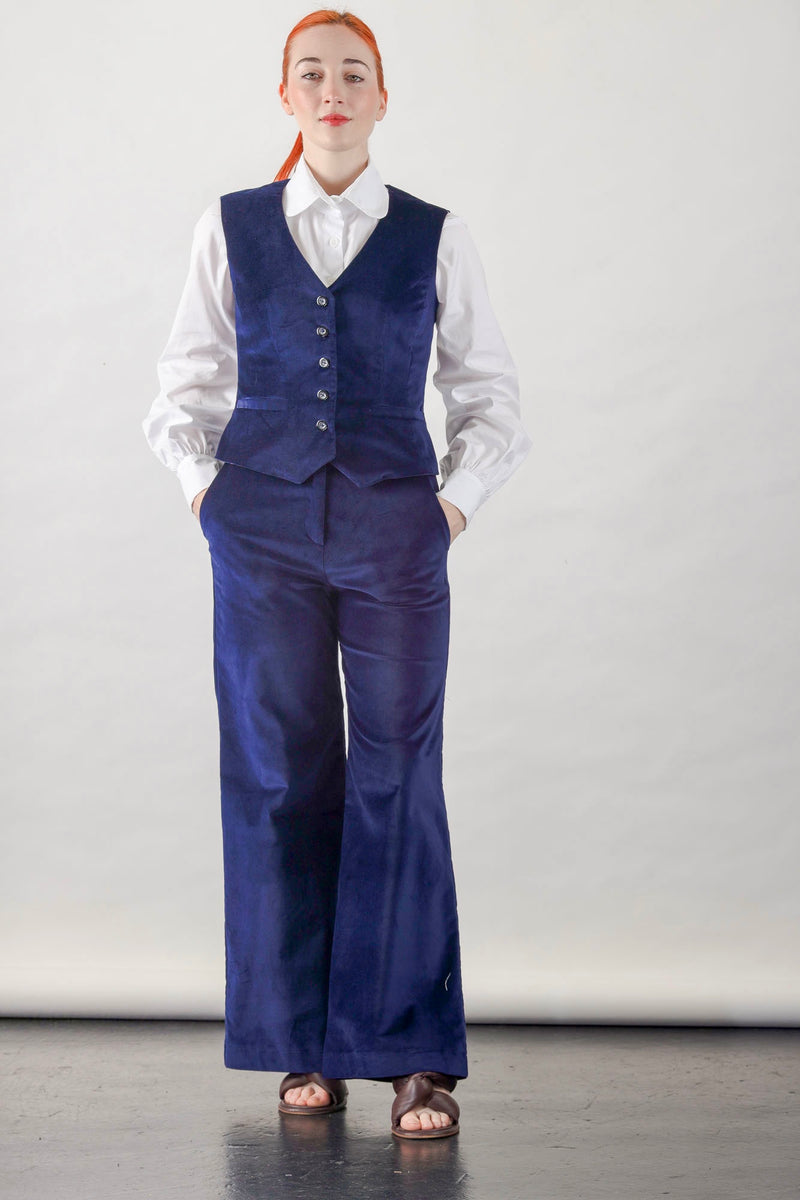 1- High waisted pants in navy velvet