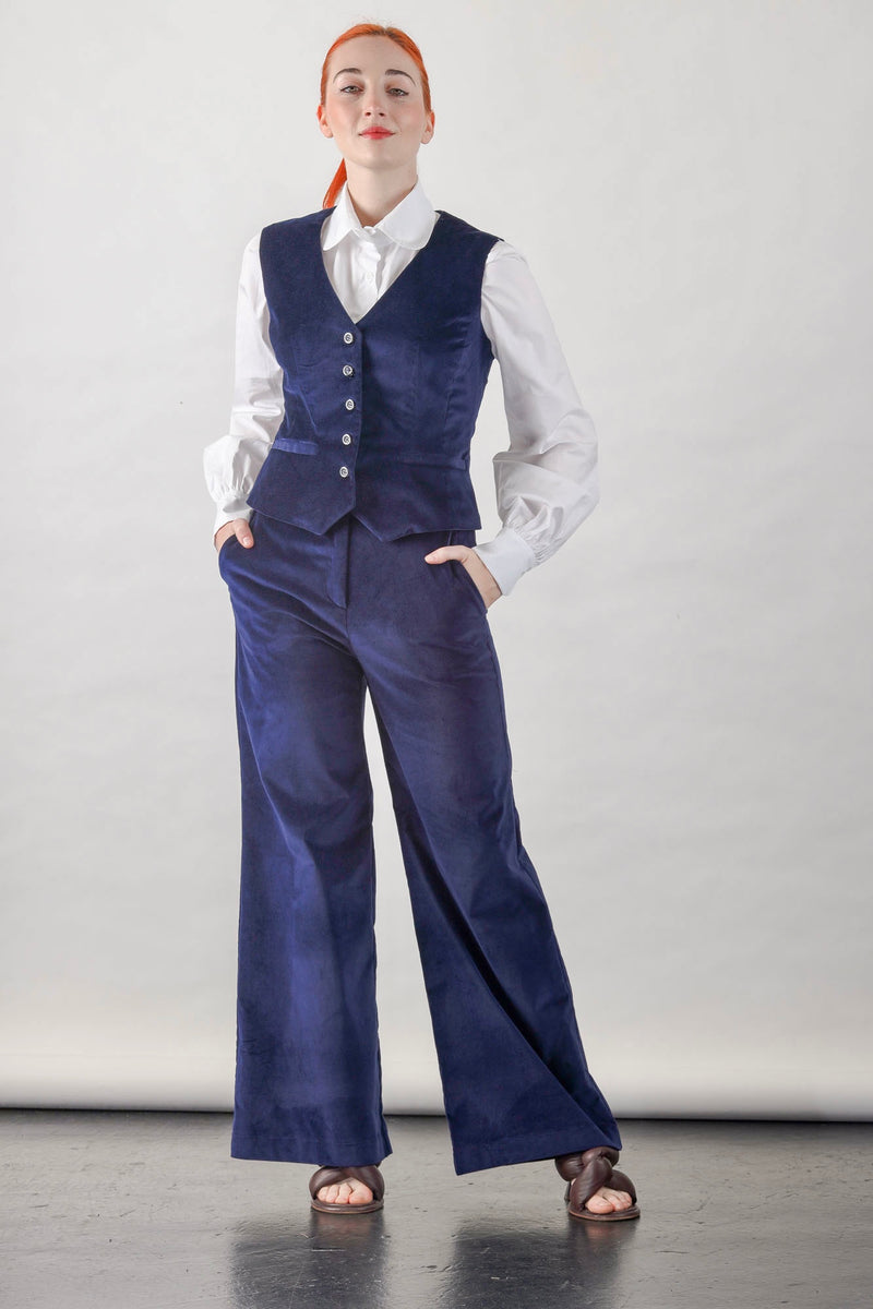 1- High waisted pants in navy velvet