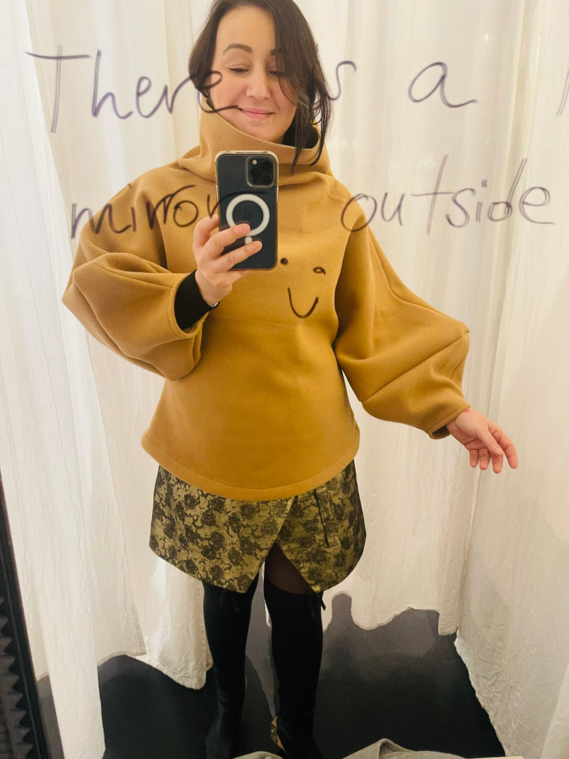 1- Suzi jumper in camel