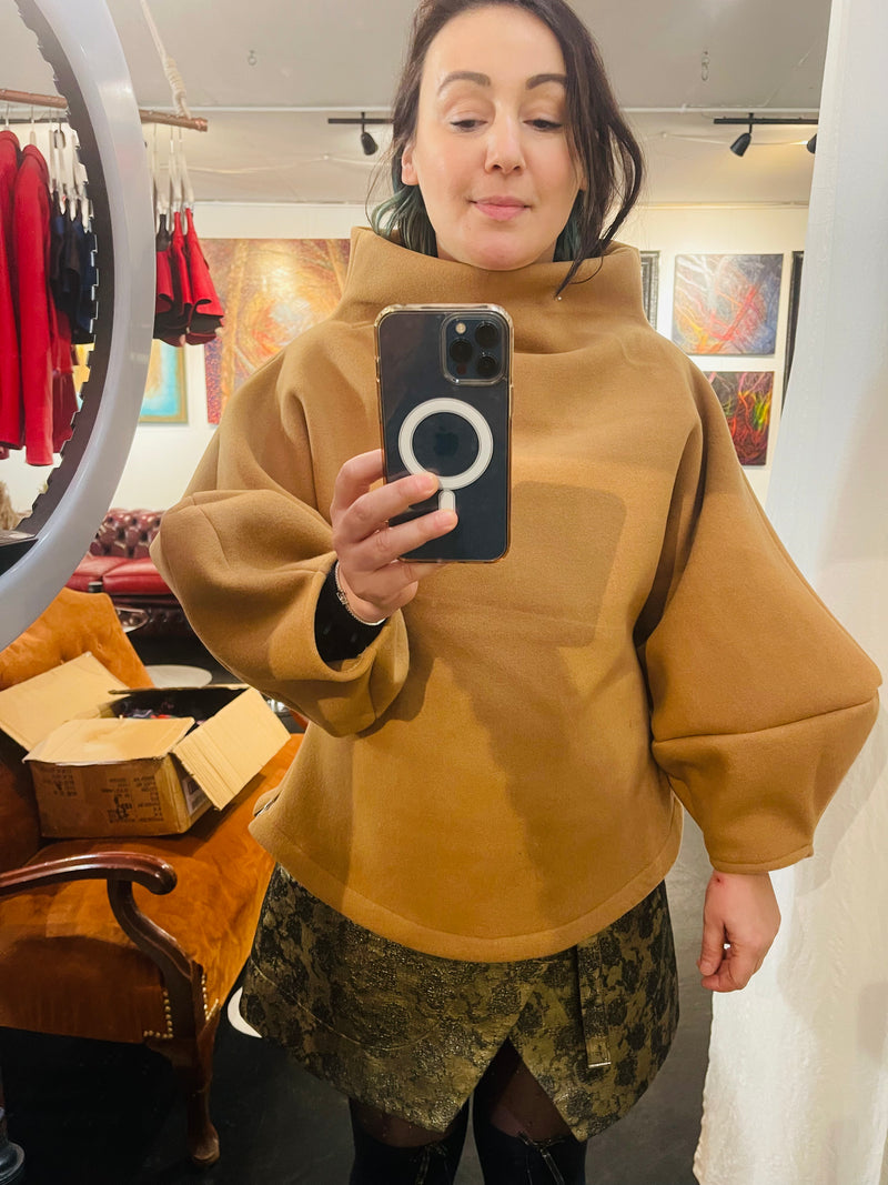 1- Suzi jumper in camel