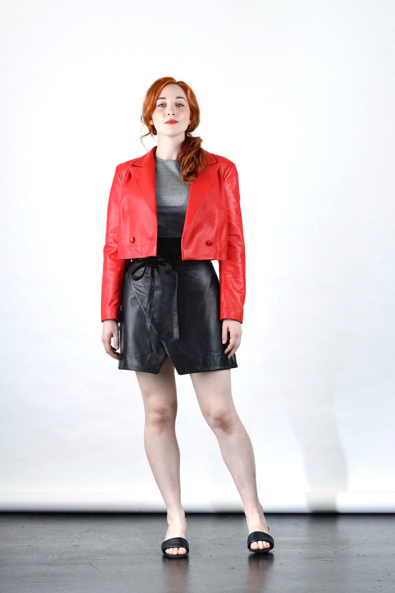 1- Bob cropped blazer in red leather