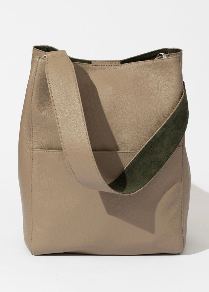 1- Sandcastle bucket handbag by Pessoa