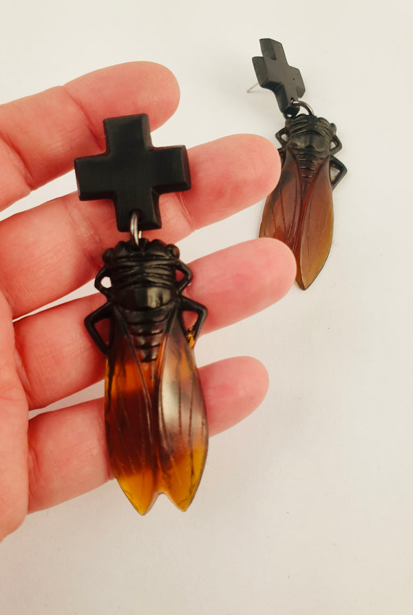 Cicada earrings in tortoise