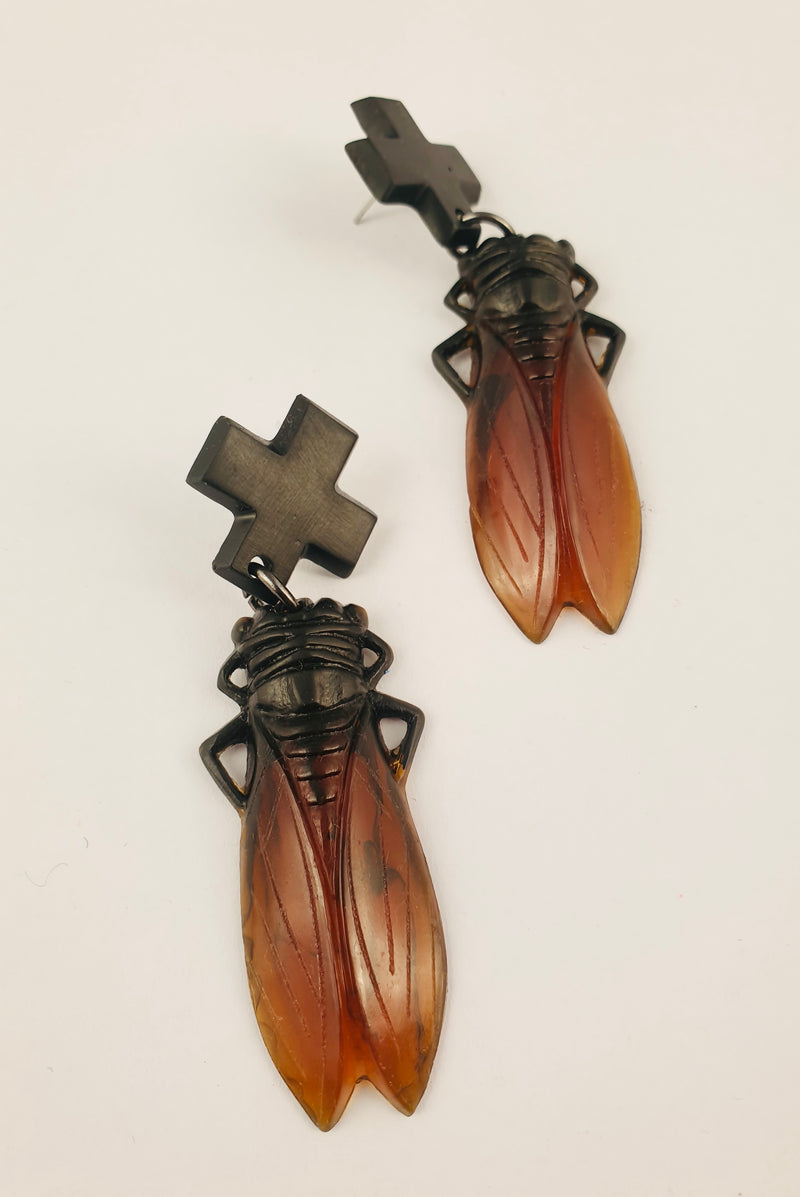 Cicada earrings in tortoise