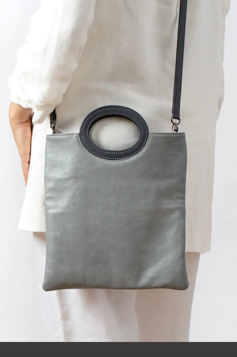 Cloud leather clutch by Pessoa