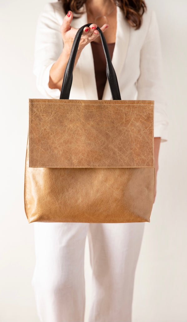 Florence leather bag in light Camel by Pessoa