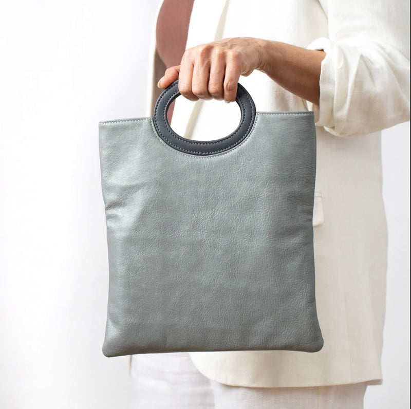 Cloud leather clutch by Pessoa